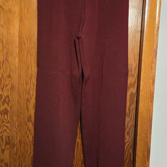 Sleeveless Ribbed Burgundy Jumpsuit - Picture 4 of 4